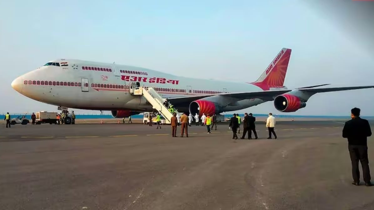 बेंगलुरु एयरपोर्ट पर रनवे से टकरा गई एयर इंडिया फ्लाइट की टेल, 179 यात्री की बाल-बाल बची जान