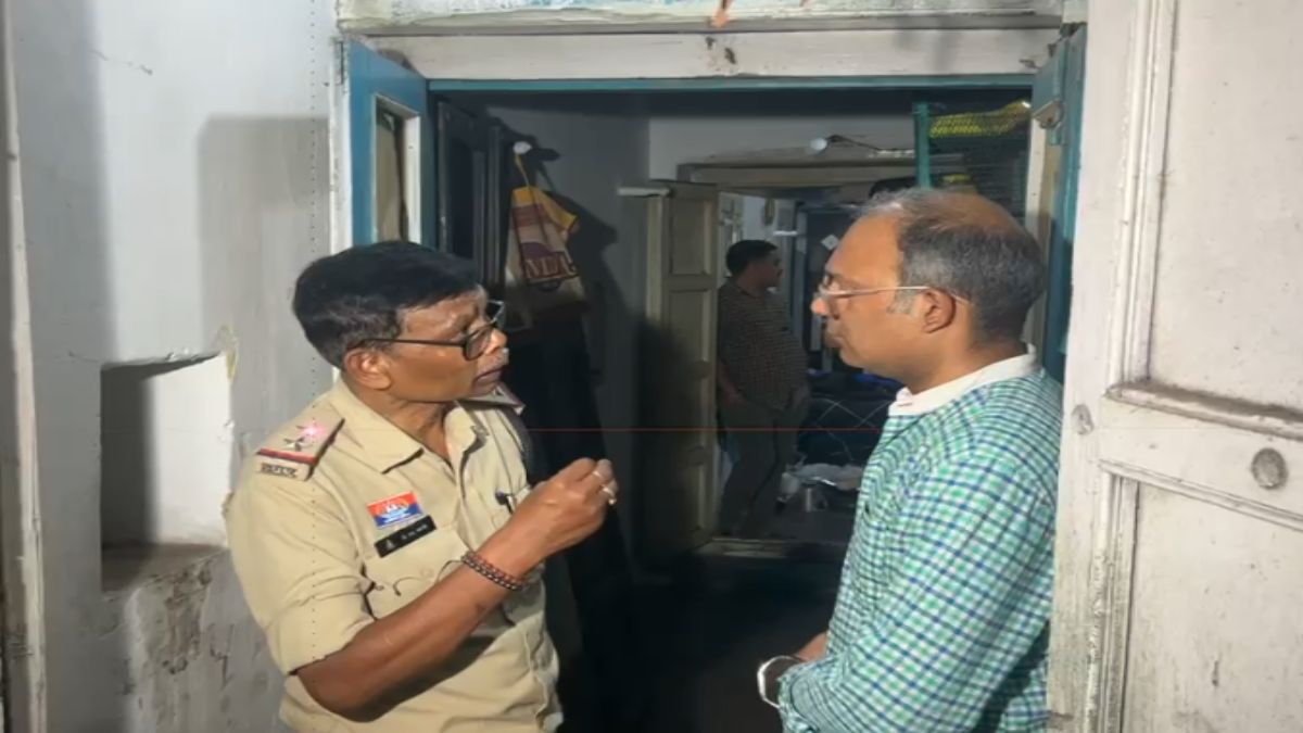 CG Breaking News: राजधानी में सराफा कारोबारी ने फांसी लगाकर की आत्महत्या, बेटी की मौत के सदमे में एक साल पहले पत्नी ने भी दी थी जान