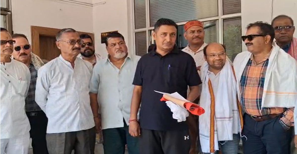 80 साल पुराने काली बाड़ी मंदिर में विवादः समिति ने महिला पर लगाया झूठे रेप केस में फंसाने का आरोप, महिला का वीडियो वायरल, SP को सौंपा ज्ञापन