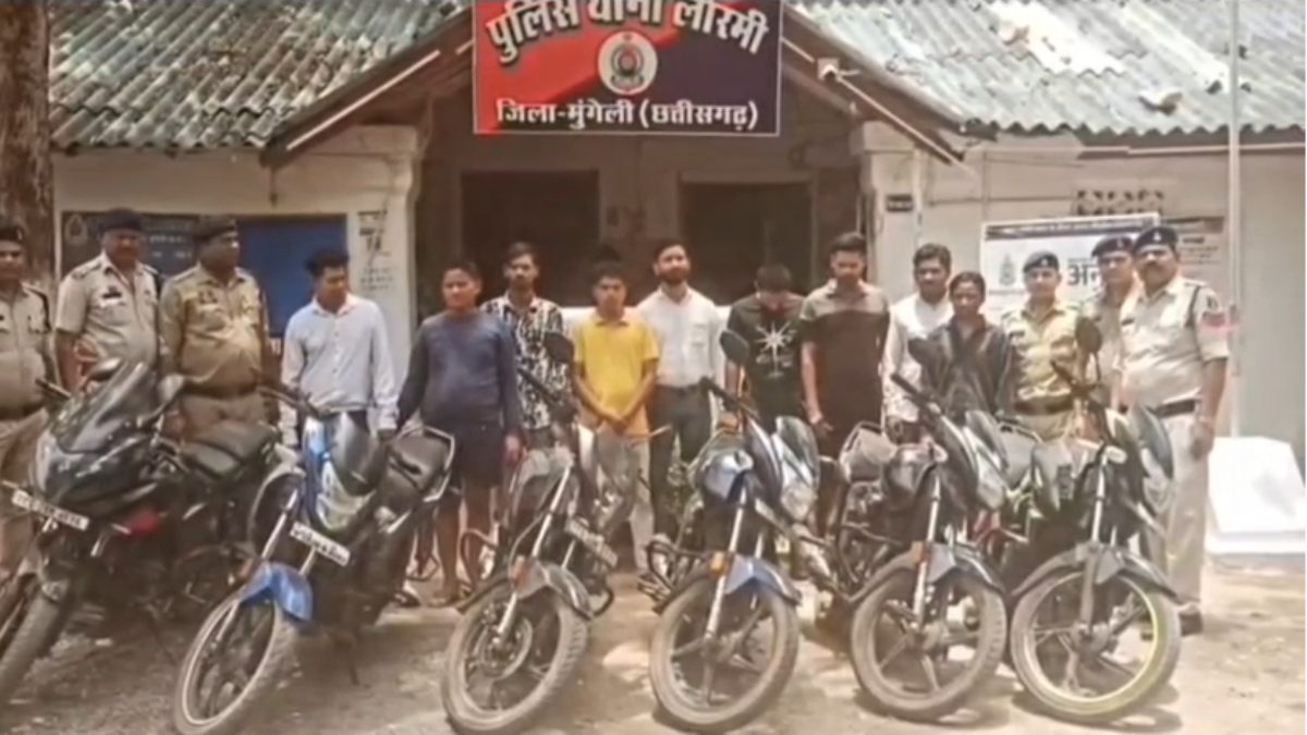 खेत में चल रहे जुए के फड़ पर पुलिस की दबिश, 9 जुआरी गिरफ्तार, नगदी, मोबाइल और मोटरसाइकिल जब्त