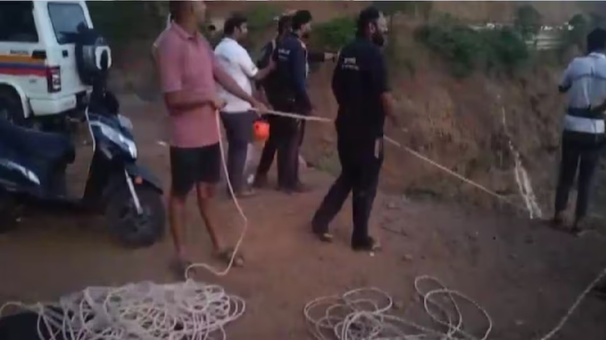 महाराष्ट्र में 800 फीट गहरी खाई में गिरी स्कॉर्पियो, 8 लोगों की हुई मौत; मृतक सभी सतारा के