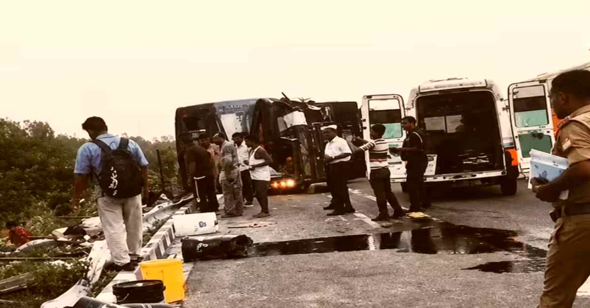 हाइवे पर मौत का तांडवः अनियंत्रित होकर हाइवे पर पलटी स्लीपर बस, 7 यात्रियों की उखड़ी सांसें, 24 यात्री गंभीर घायल