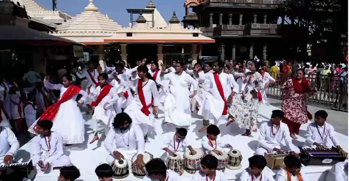 महाकाल दरबार में नृत्यांजलि: गंगा दशहरा पर 16 घंटे की अखंड नृत्य आराधना, शयन आरती तक बिना रुके थिरकेंगे कदम, कलाकारों ने मोहा श्रद्धालुओं का मन