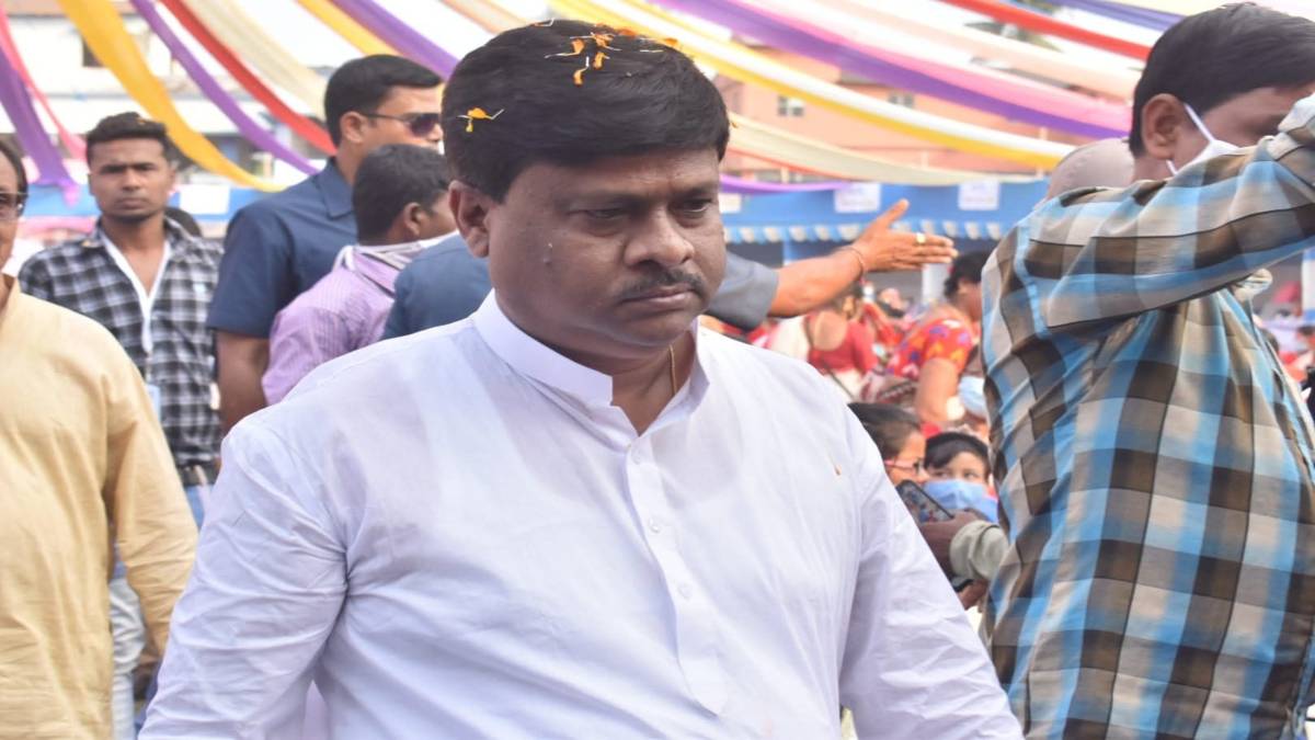 ओडिशा में बड़ी कार्रवाई : तृणमूल कांग्रेस के फरार विधायक दिलीप मंडल पुरी से गिरफ्तार, पश्चिम बंगाल STF ने दबोचा …