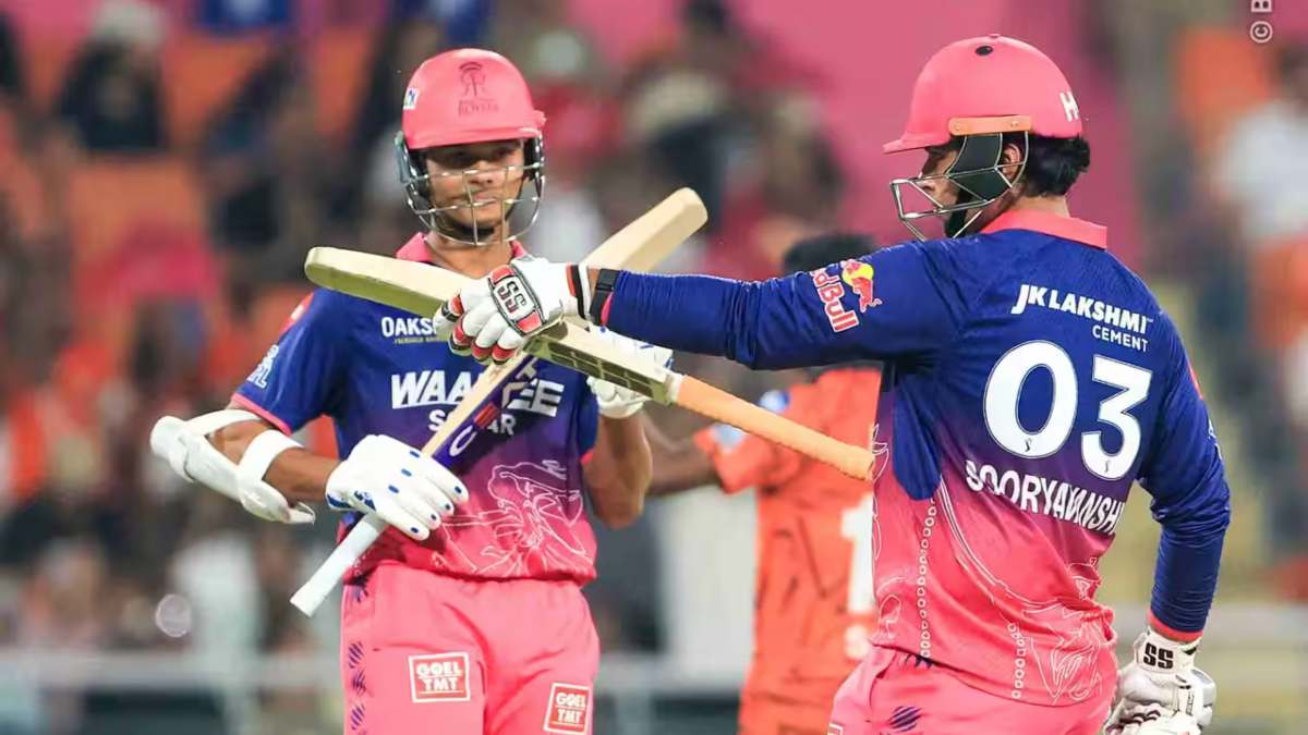 SRH vs RR IPL 2026 Eliminator: राजस्थान ने हैदराबाद को दिया 244 रन का लक्ष्य, वैभव सूर्यवंशी-ध्रुव जुरेल ने जड़े अर्धशतक, प्रफुल्ल हिंगे ने झटके 3 विकेट