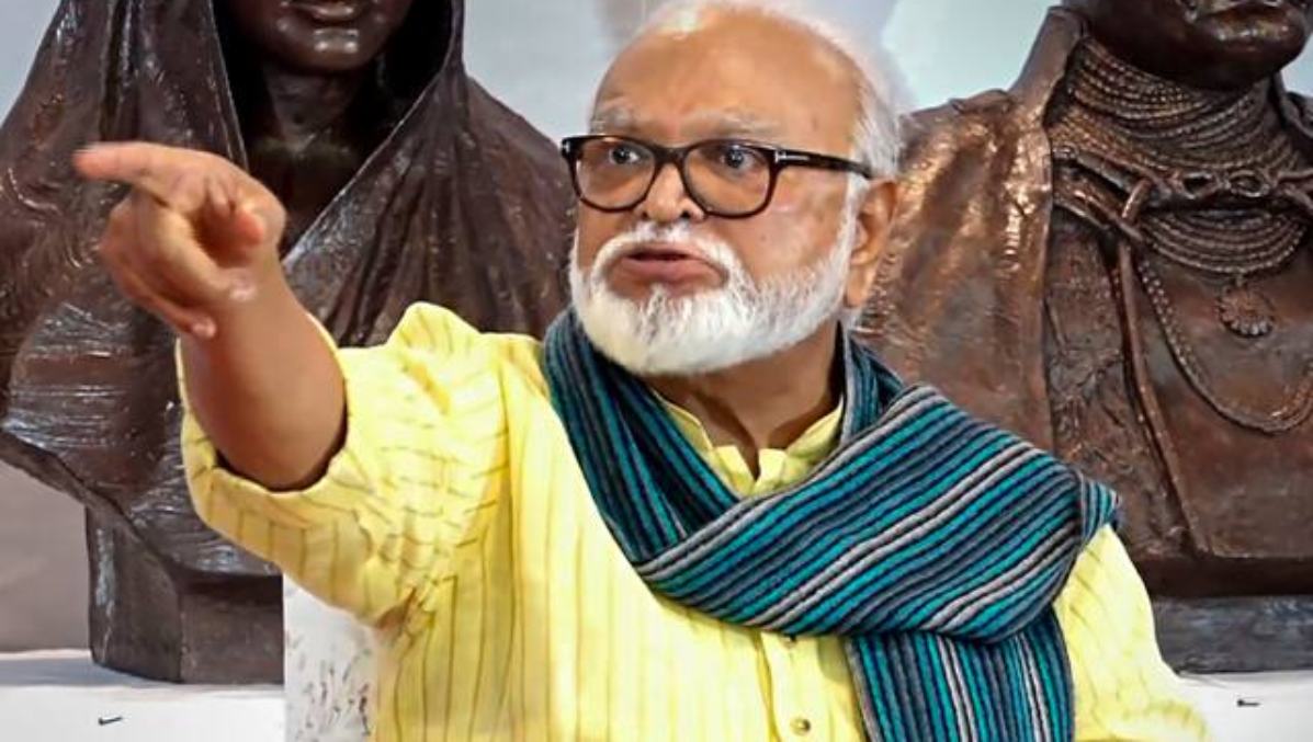 मुंबई में NCP की बैठक में गरमाया माहौल, प्रदेश अध्यक्ष तटकरे और भुजबल के बीच तनातनी दिखी