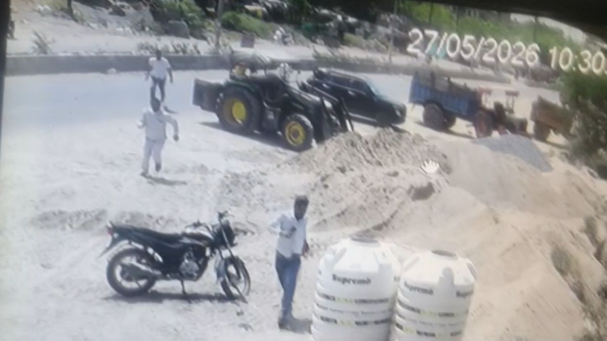 मर्डर LIVE: रिटायर्ड NSG कमांडो का खूनी खेल, दामाद को दौड़ा-दौड़ाकर मारी गोलियां, ससुर की हालत गंभीर, CCTV फुटेज आया सामने