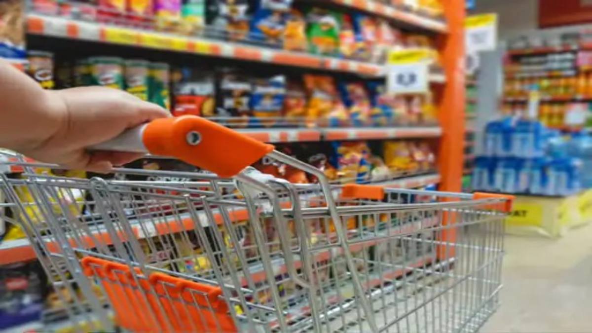 Inflation Rises May 2026 : खाने-पीने की चीजें और पर्सनल केयर प्रोडक्ट्स महंगे होंगे, पैकेजिंग मटीरियल 56% तक हुआ महंगा