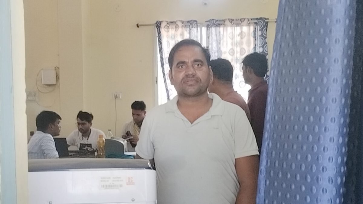 तहसीलदार कार्यालय में एसीबी की कार्रवाई, किसान से रिश्वत लेते लिपिक गिरफ्तार