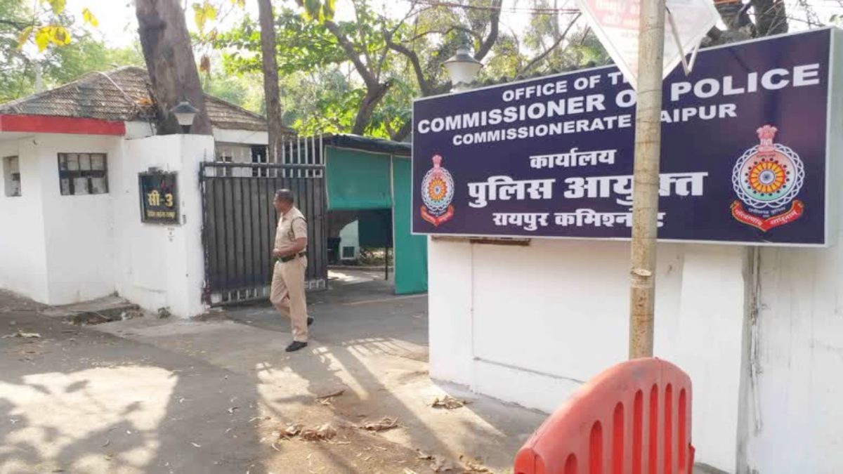 चोरों के हौसले बुलंद : कर्मचारी कॉलोनी में घरों से गैस सिलेंडर पार, आक्रोशित ग्रामीणों ने दी थाना घेराव की चेतावनी