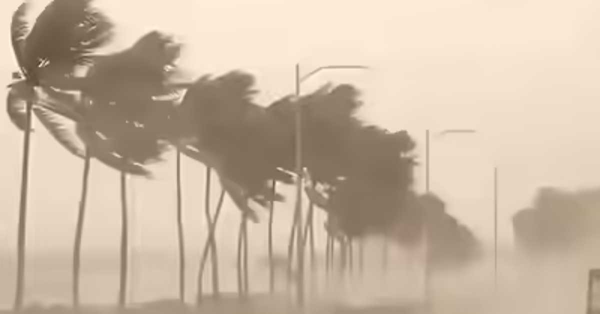UP WEATHER TODAY: कही आएगा तूफान तो कही होगी तेज बारिश, रेड अलर्ट जारी, जानिए कहां कैसा रहेगा मौसम का मिजाज…