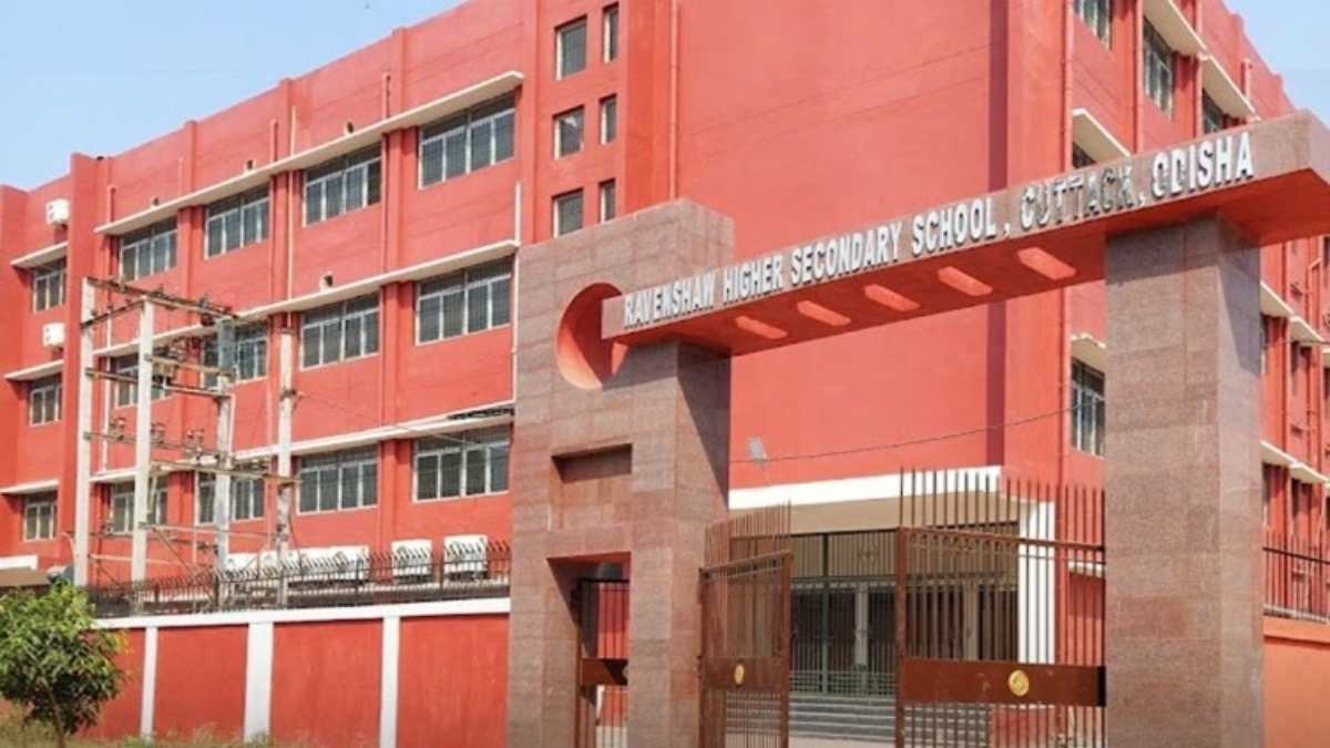 Odisha : प्लस-2 परीक्षा में छात्र को मिले 100 में से 102 नंबर, सोशल मीडिया पर उड़ा मजाक