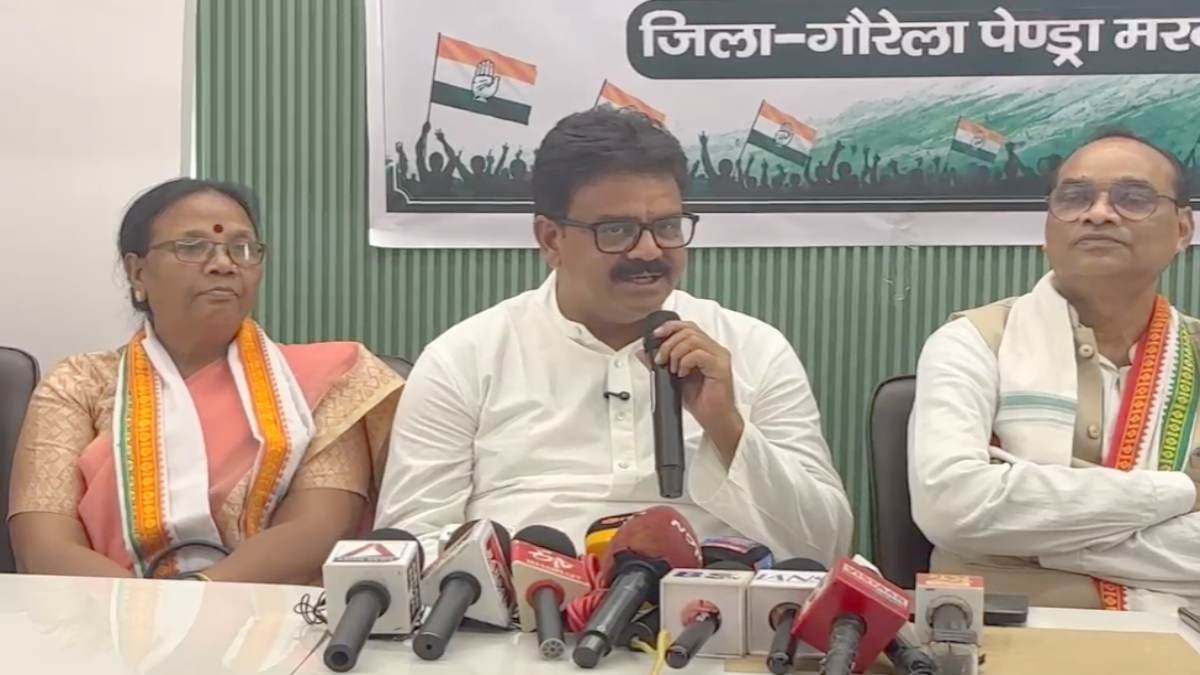 बजरंग दल के नेता के बयान पर कांग्रेस का पलटवार, विधायक अटल श्रीवास्तव बोले- अपमान बर्दाश्त नहीं करेंगे