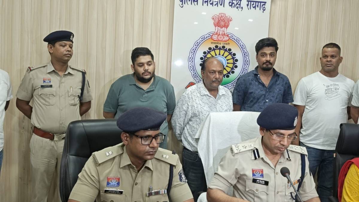 ऑनलाइन क्रिकेट सट्टा सिंडिकेट का भंडाफोड़ : तीन आरोपी गिरफ्तार, एक करोड़ से ज्यादा कैश और नोट गिनने की मशीन जब्त