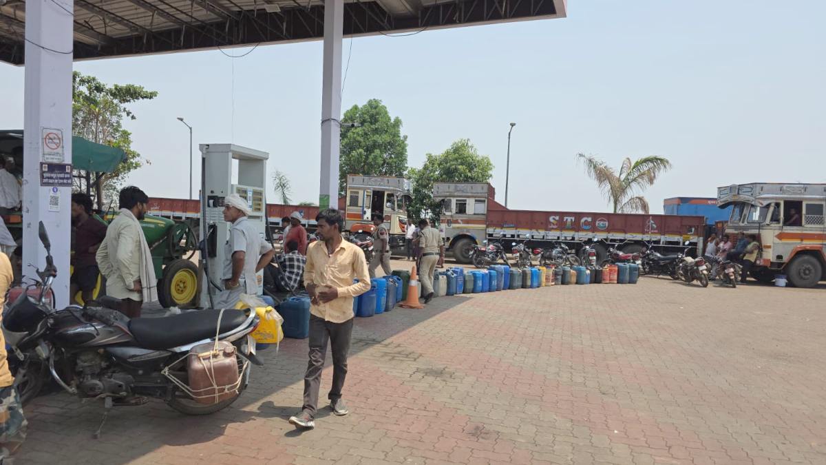 CG News : निर्धारित मात्रा से अधिक डीजल देना पड़ा भारी, एसडीएम ने सील किया पेट्रोल पंप