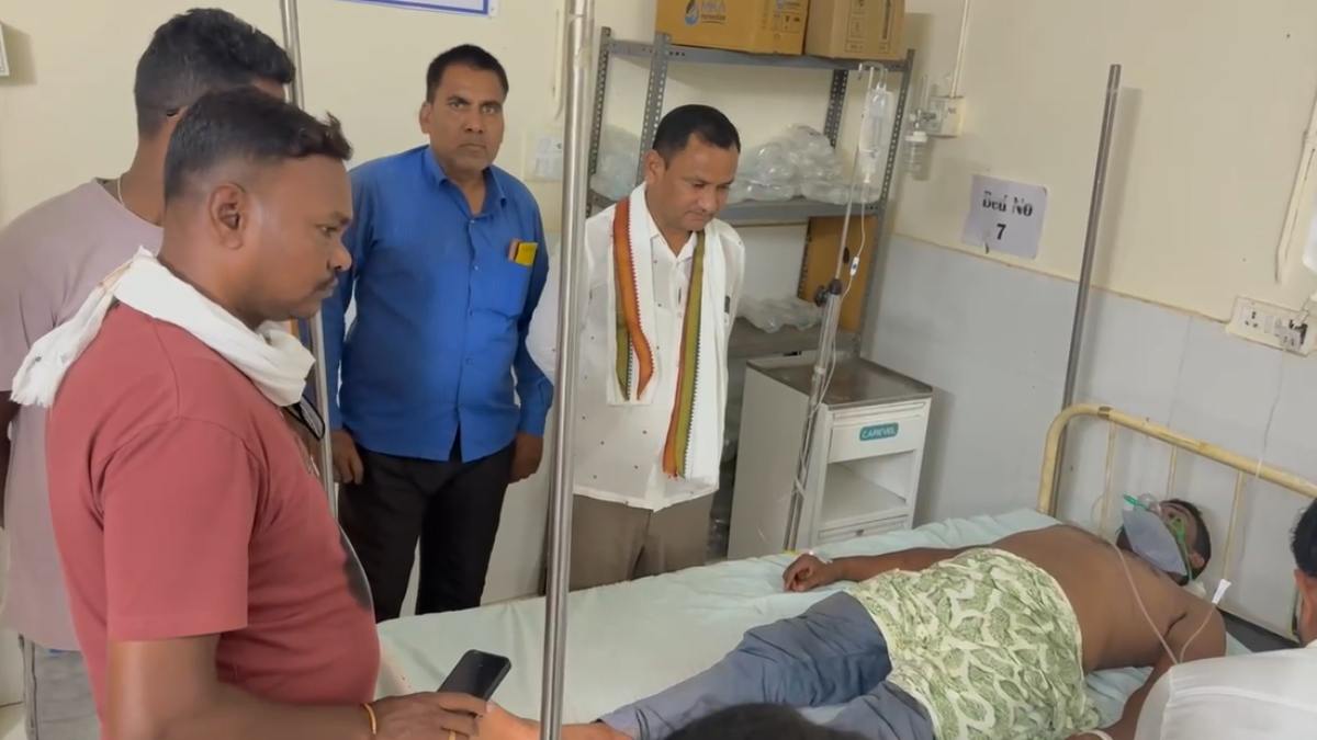 आकाशीय बिजली का कहर : खेत की झोपड़ी पर गिरी गाज, युवक की मौत, तीन घायल