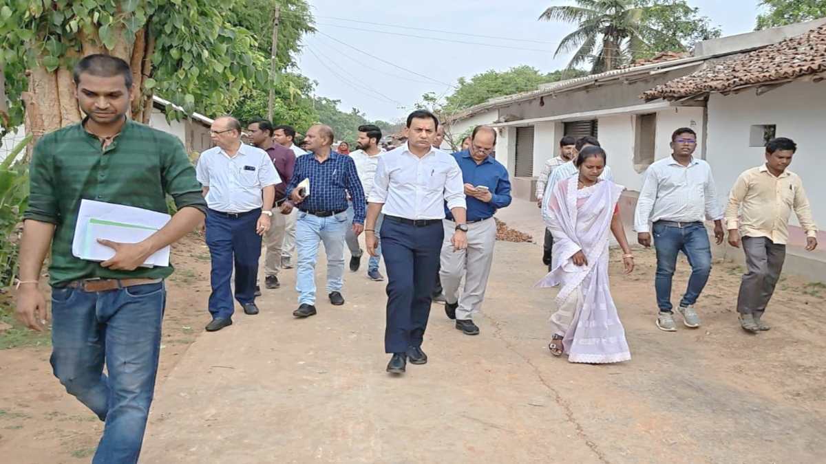 भारत सरकार के अतिरिक्त सचिव ने पेयजल योजना का किया निरीक्षण, हर घर स्वच्छ पानी पहुंचाने के दिए निर्देश