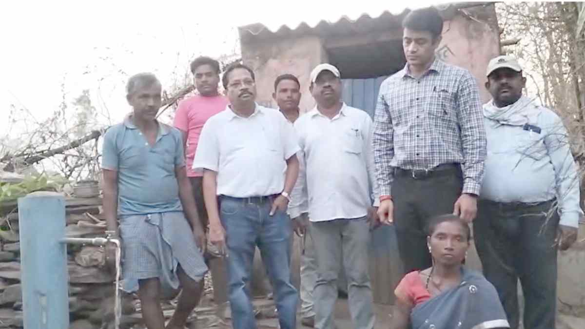 खबर का असर : दिव्यांग दुलमा के घर लगा नल, लेकिन गांव अब भी प्यासा