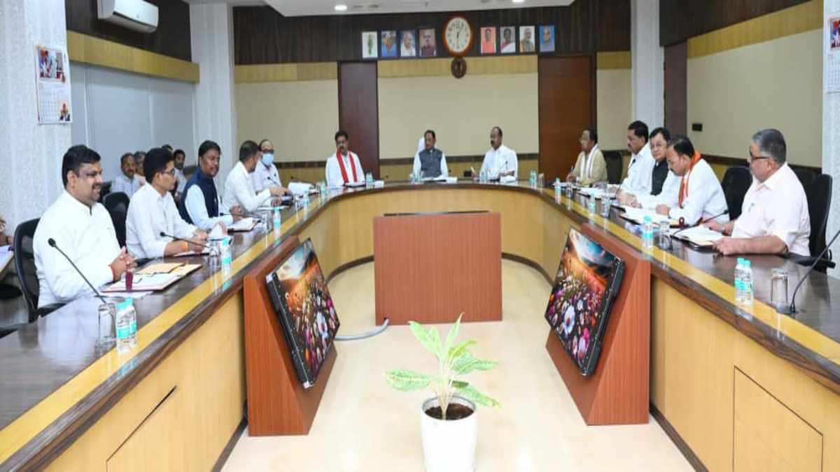 साय कैबिनेट बैठक : जीएडी के अधीन होगा कर्मचारी चयन मंडल, सड़क ठेकेदारों को भी राहत, जानिए अन्य फैसले…