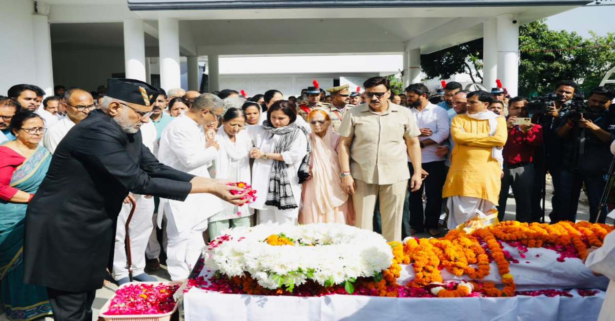 उपराष्ट्रपति और राज्यपाल ने पूर्व सीएम खंडूड़ी को दी श्रद्धांजलि, सीएम धामी ने दिया अर्थी को कंधा