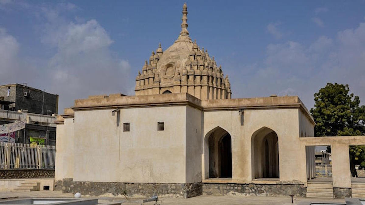 ईरान में विष्णु मंदिर! अमिताभ बच्चन की पोस्ट के बाद 134 साल पुराना मंदिर खींच रहा दुनियाभर का ध्यान
