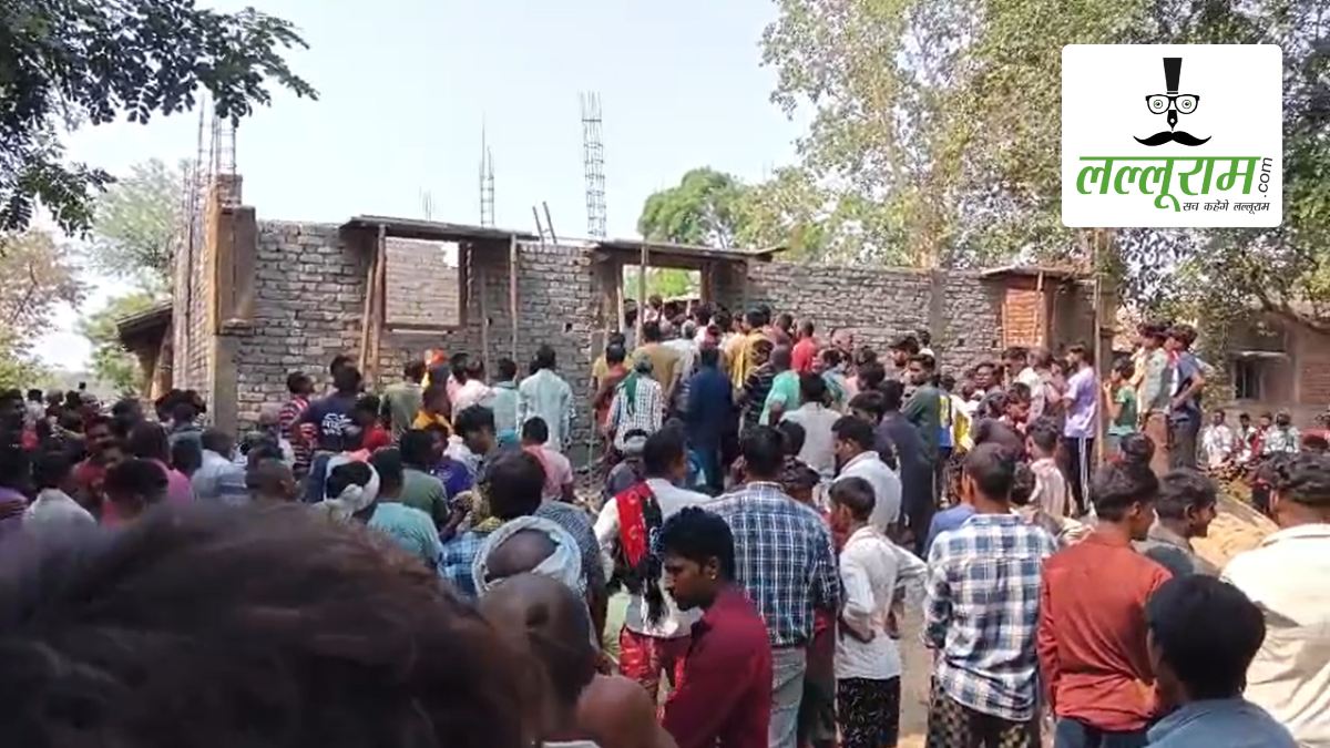 निर्माणाधीन मकान में 2 महिला समेत चार लोगों की संदिग्ध मौत से मचा हड़कंप, सुबह मिस्त्री ने देखा शव, जांच में जुटी पुलिस