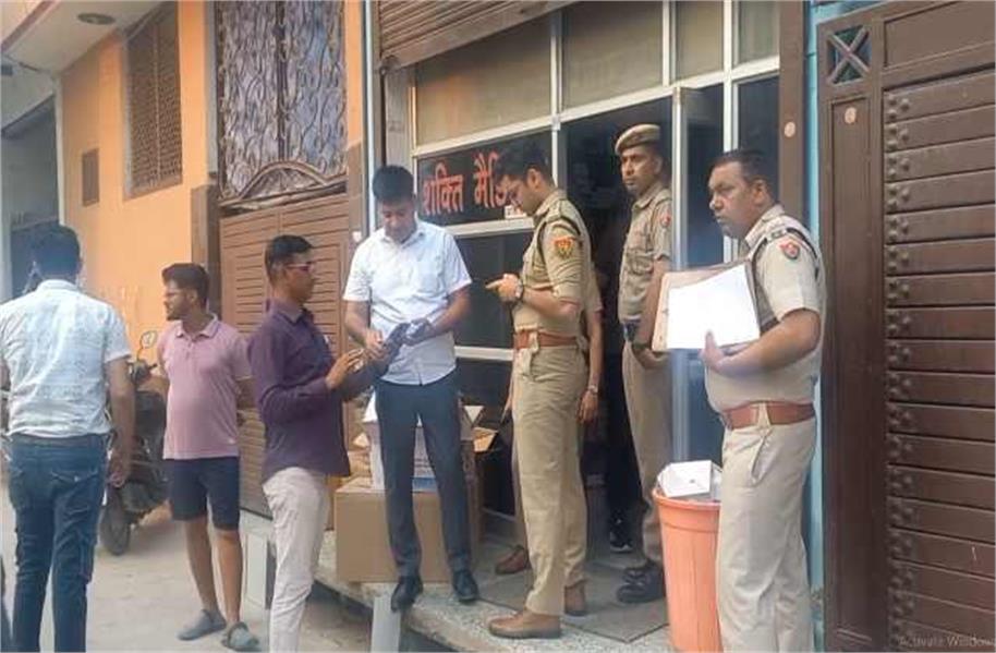 झज्जर में सरेआम फायरिंग: शक्ति मेडिकोज पर नकाबपोशों ने चलाई गोलियां, बाल-बाल बचा दुकानदार
