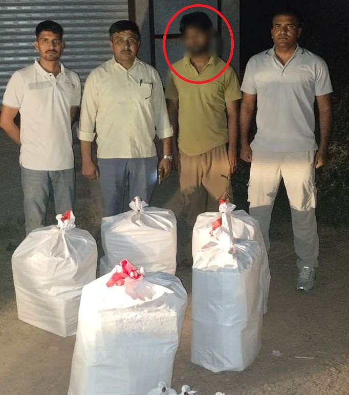 पूंडरी में पुलिस की बड़ी कार्रवाई, 240 बोतल अवैध देसी शराब के साथ आरोपी गिरफ्तार