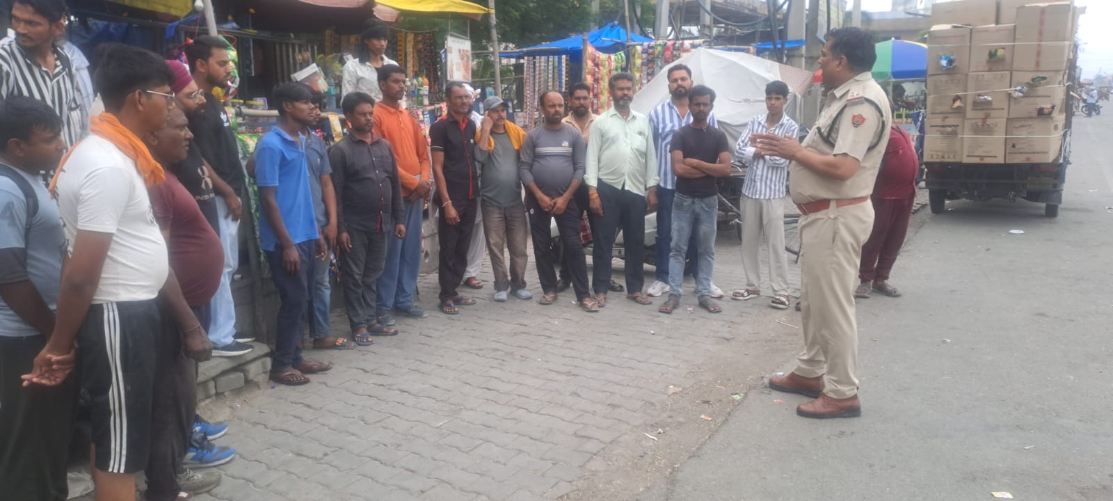 करनाल में बढ़ते साइबर फ्रॉड पर पुलिस का एक्शन… सड़क पर उतरकर लोगों को दी ये खास चेतावनी