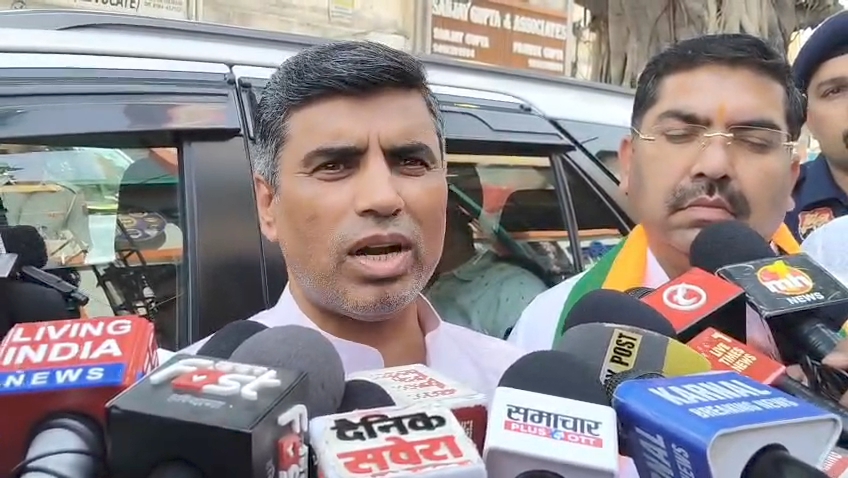 करनाल में बोले शिक्षा मंत्री: हुड्डा और मनोहर लाल दो बड़े नेता, उनके बीच हम बच्चों को नहीं बोलना चाहिए