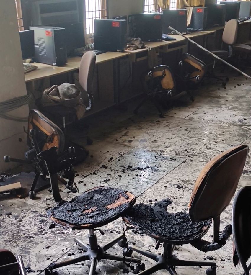 कुरुक्षेत्र यूनिवर्सिटी की कंप्यूटर लैब में फटा AC, प्रैक्टिकल दे रहे 25 छात्र बाल-बाल बचे