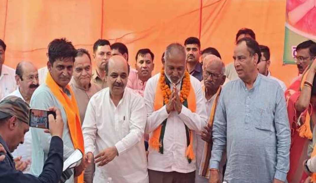 रतिया में बड़ा सियासी उलटफेर: पूर्व विधायक लक्ष्मण नापा की घर वापसी, कांग्रेस छोड़ थामा BJP का दामन