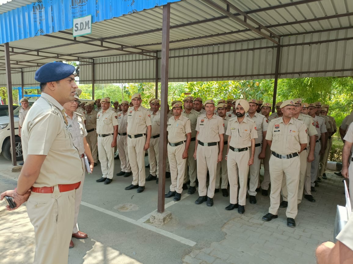 नीट परीक्षा को लेकर महेंद्रगढ़ में कड़े सुरक्षा इंतज़ाम, पुलिस पूरी तरह अलर्ट