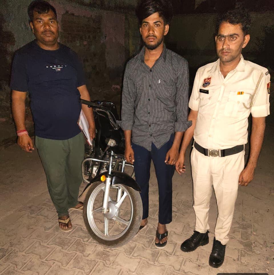 चोरी की बाइक सहित युवक गिरफ्तार, फिरोजपुर झिरका पुलिस की बड़ी कार्रवाई