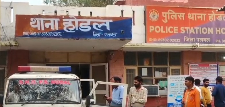 “भाई, होडल तक छोड़ दो…” ट्रक में बैठते ही ड्राइवर पर टूटा कहर, बांधकर ले गए ट्रक और कैश