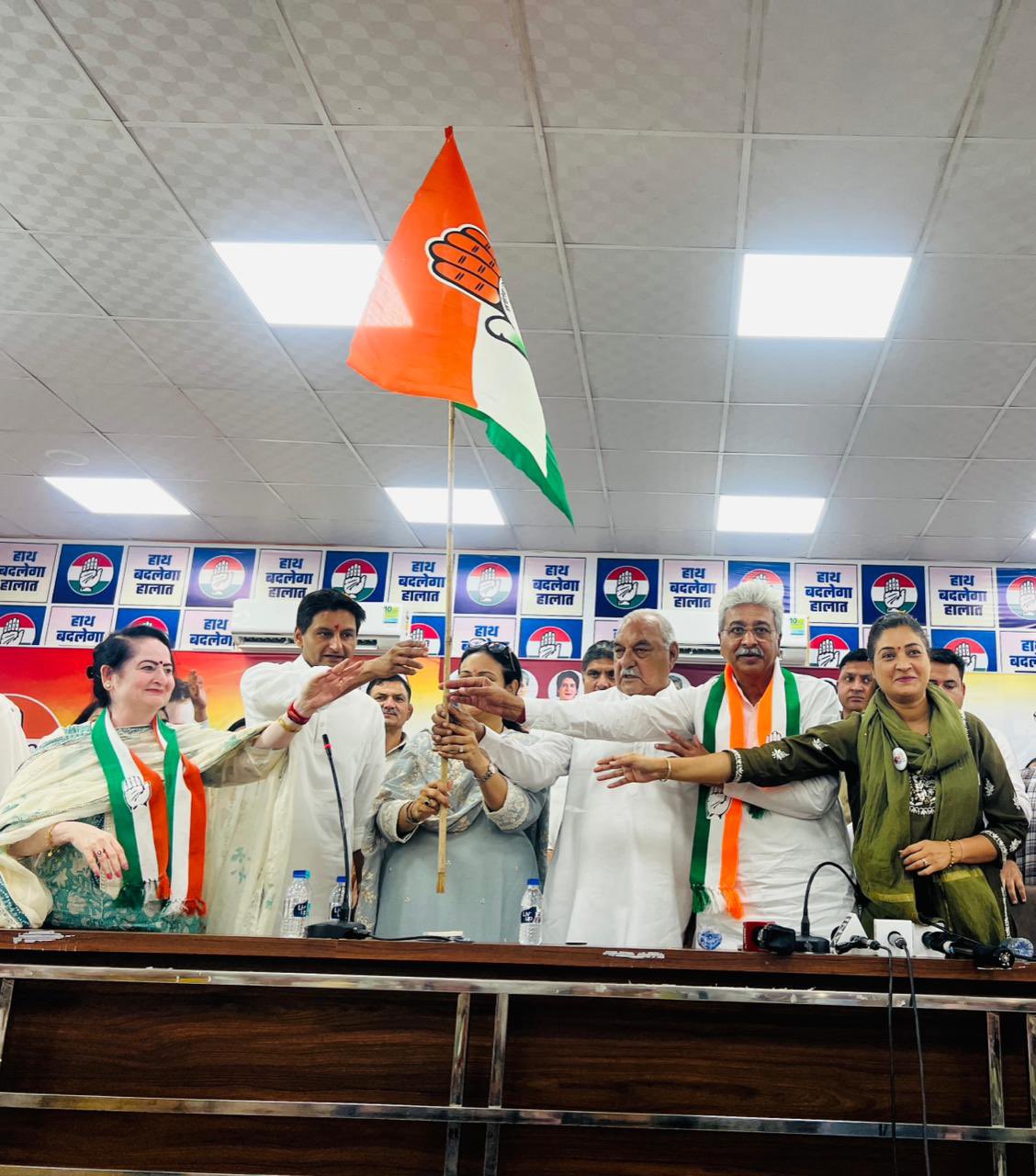पर्ल चौधरी ने संभाली महिला कांग्रेस की कमान, ये दिग्गज रहे मौजूद
