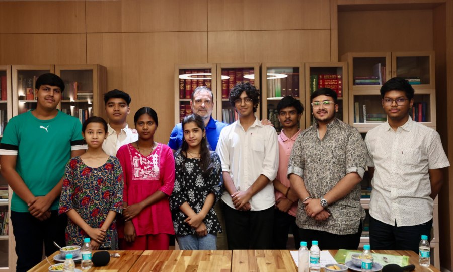’17 साल के एंटी नेशनल एजेंट्स…’, राहुल गांधी ने CBSE छात्रों से की बात, सरकार पर तंज कसते हुए मूल्यांकन प्रक्रिया पर उठाए सवाल