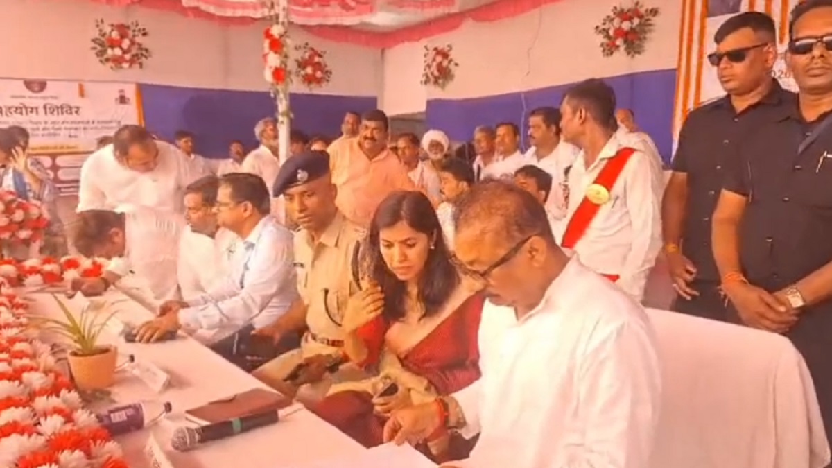 रोहतास में सहयोग शिविर का आयोजन, 1500 समस्याओं का मौके पर हुआ निपटारा, मंत्री अशोक चौधरी भी रहे मौजूद