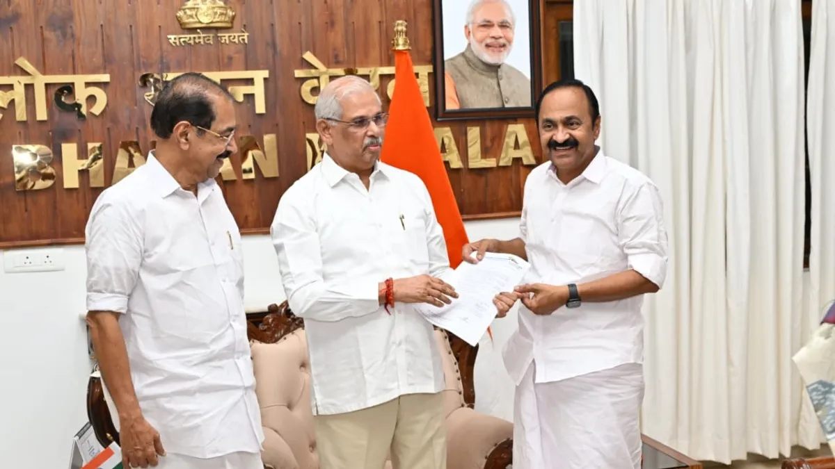 केरल की राजनीति में कल बड़ा दिन : सुबह 10 बजे सीएम पद की शपथ लेंगे वीडी सतीशन, राज्यपाल को सौंपी मंत्रियों की लिस्ट