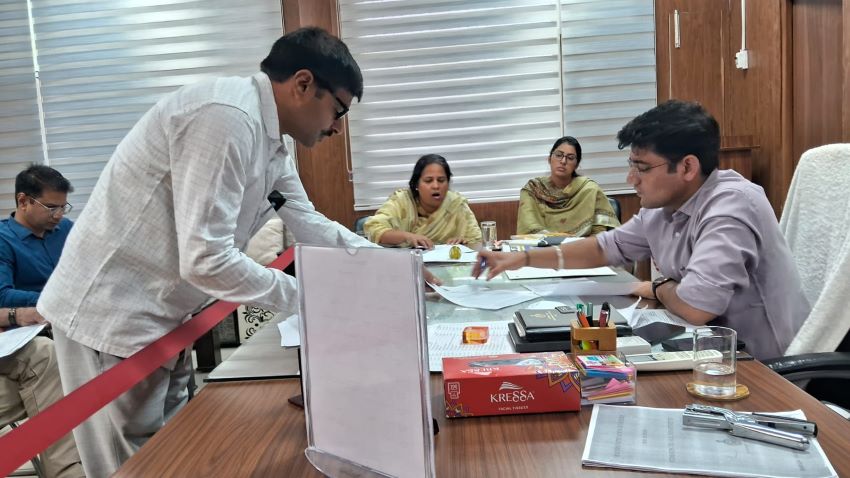 गोहाना में पंचायती भूमि से हटेंगे अवैध कब्जे, SDM अंकित कुमार ने अधिकारियों को दिए सख्त निर्देश