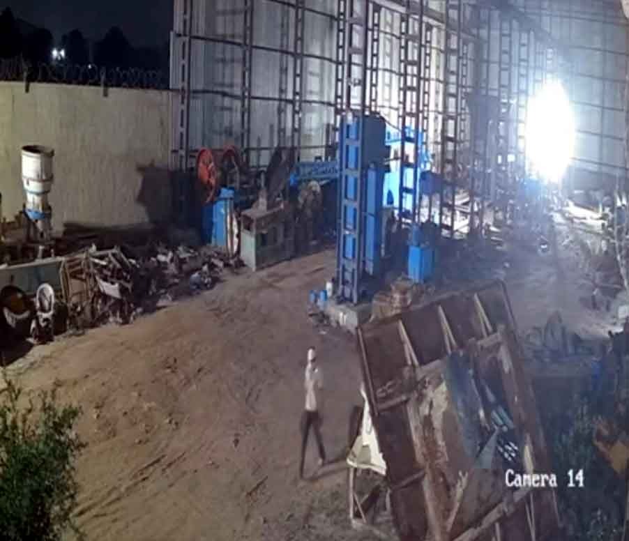 बेखौफ चोरों का तांडव: फैक्ट्री से नगदी और कीमती सामान चोरी, CCTV बना गवाह
