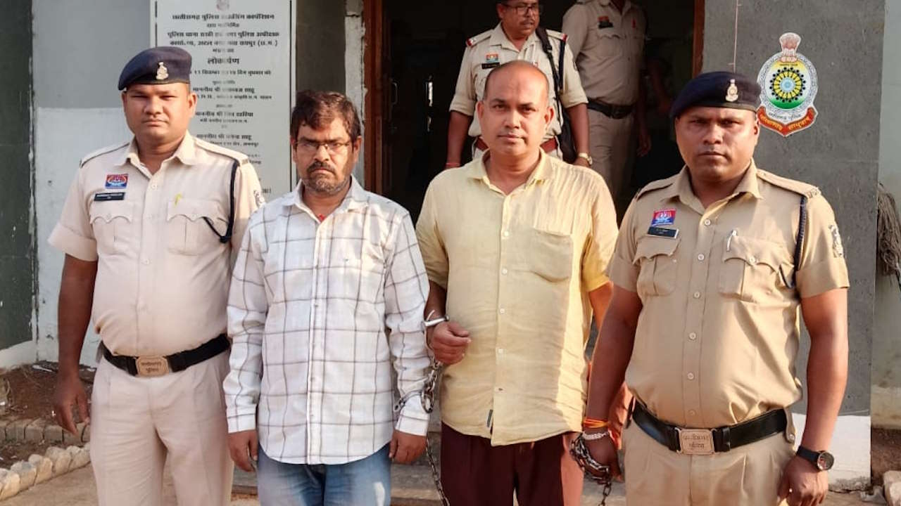 सरकारी नौकरी लगाने के नाम पर 34 लोगों से डेढ़ करोड़ की ठगी, आरोपी शिक्षक और क्लर्क गिरफ्तार…