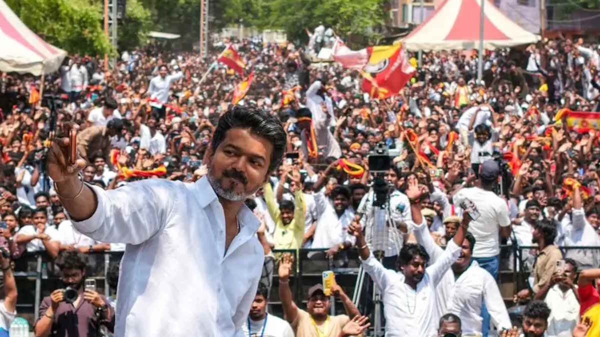 Tamilnadu Election Results 2026 LIVE: विजय के घर पर जश्न का माहौल, अकेले दम पर सरकार बनाने का दावा…