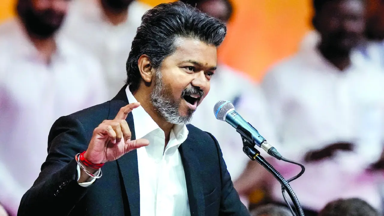 AIADMK को बड़ा झटका: चार विधायकों ने छोड़ा साथ, TVK से चुनावी एंट्री की तैयारी