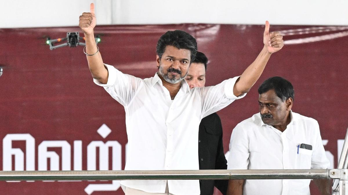 Tamilnadu Election Results 2026 LIVE: विजय की TVK ने DMK को छोड़ा पीछे, 67 सीटों पर बनाई बढ़त…