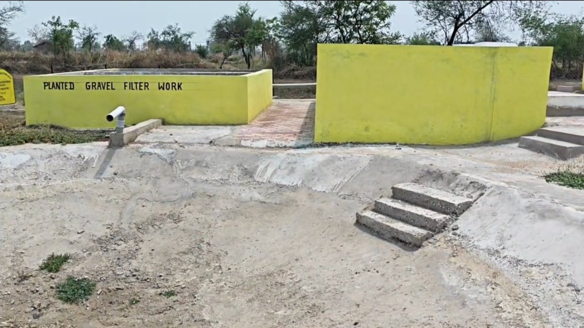 स्क्रीनिंग चेंबर एंड प्लांटेड ड्राइंग बेड निर्माण में भ्रष्टाचार: दीवारों पर दरारें-सूचना पटल गायब, EE बोले- SDO से लेंगे जानकारी