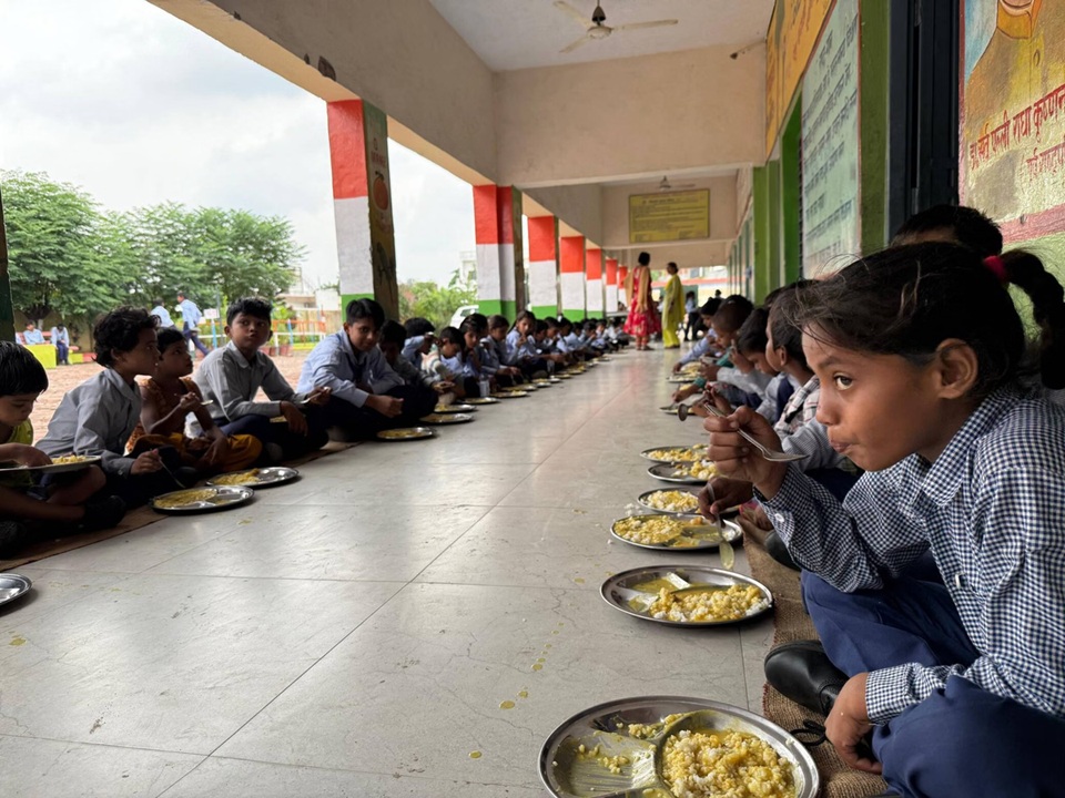 यमुनानगर: मिड डे मील का राशन खत्म, बच्चों का पेट भरने के लिए जेब से पैसा खर्च करने को मजबूर गुरुजी