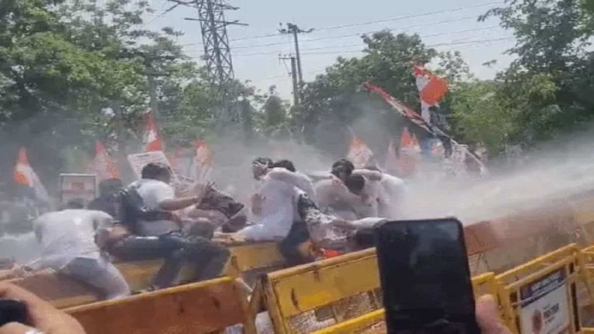 कुरुक्षेत्र में भारी बवाल: CM हाउस का घेराव करने पहुंचे कांग्रेसी, दीपेंद्र हुड्डा पर चलीं पानी की बौछारें