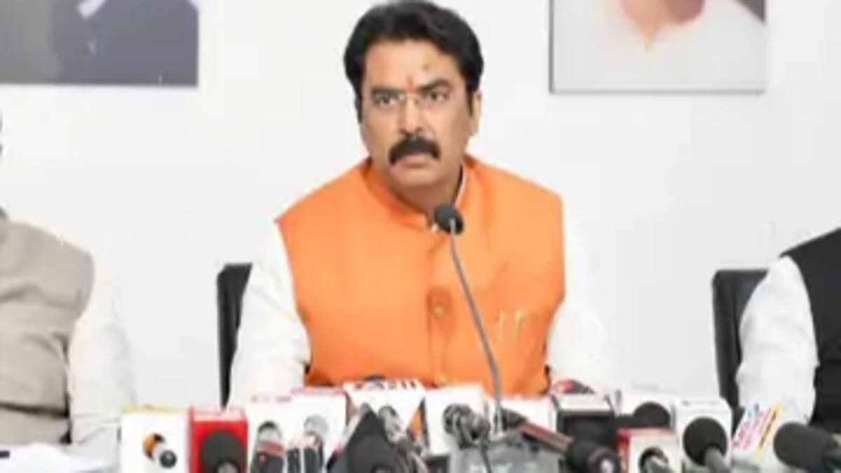 ​जनता की शिकायतें नहीं सुनी तो नपेगा प्रशासन: संजय सरावगी ने दी सख्त चेतावनी, 30 दिनों में समाधान अनिवार्य