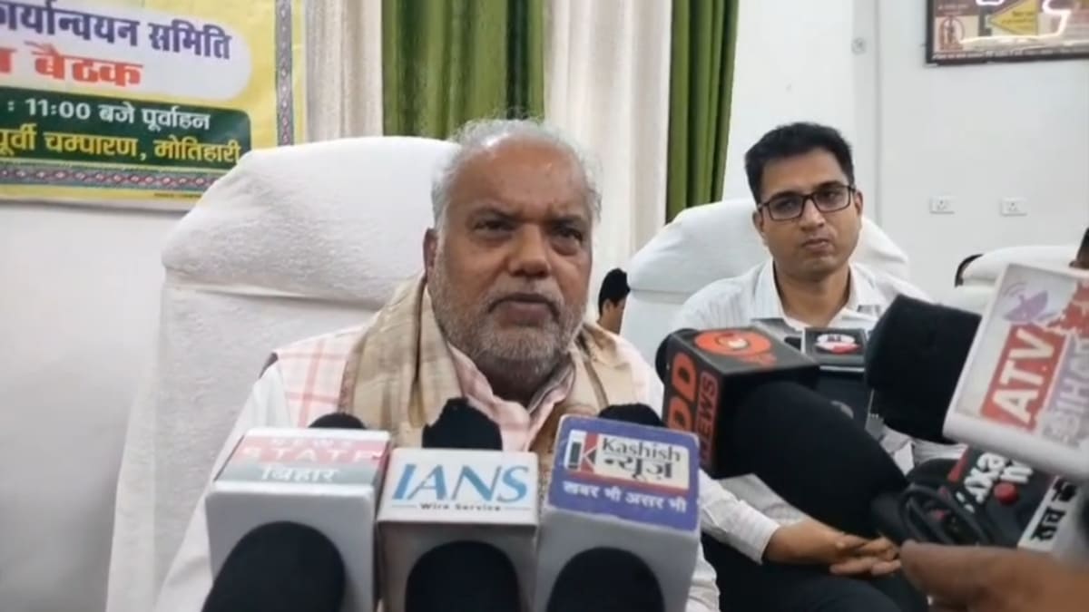 मोतिहारी दौरे पर प्रभारी मंत्री श्रवण कुमार: गांधी विरासत के संरक्षण और बाढ़ नियंत्रण पर फोकस